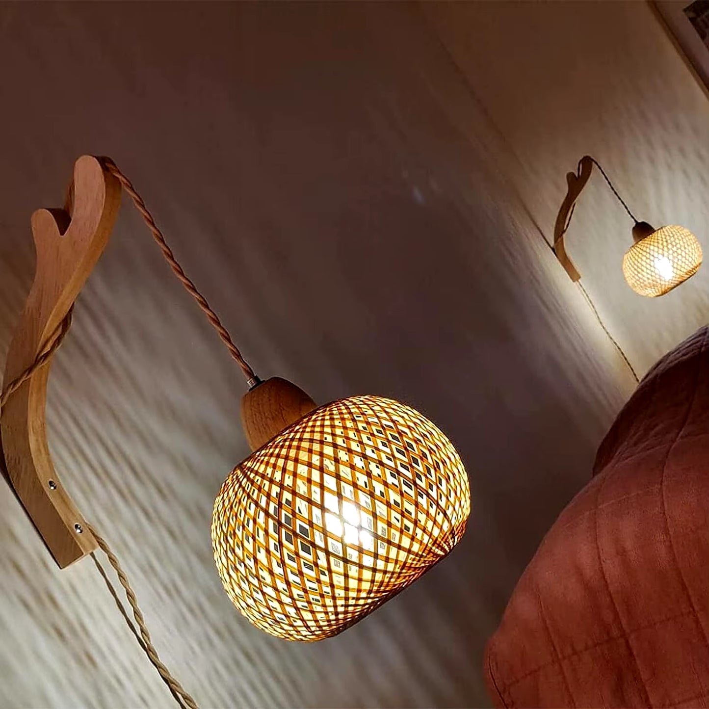 Lampada da wand in bambù e rattan EcoAura