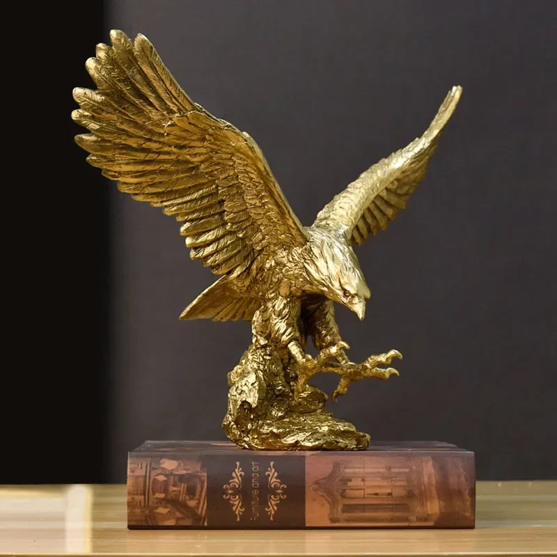 Goldener Adler Skulptur