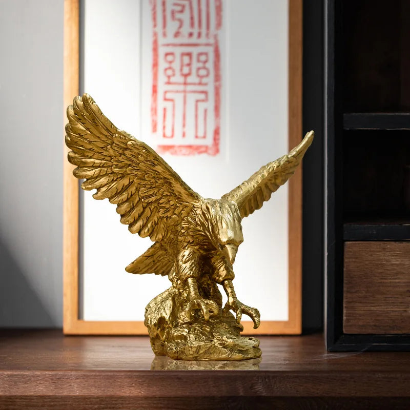 Goldener Adler Skulptur